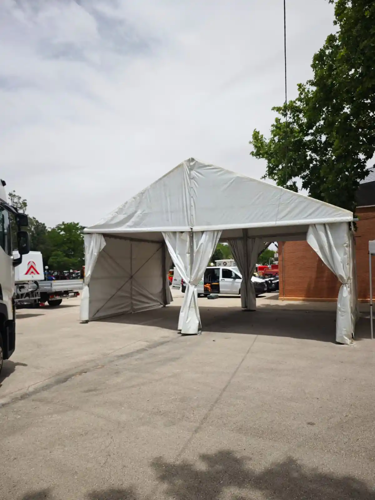 Proyecto Carpas 10x10 para evento al exterior en Fercam 2026