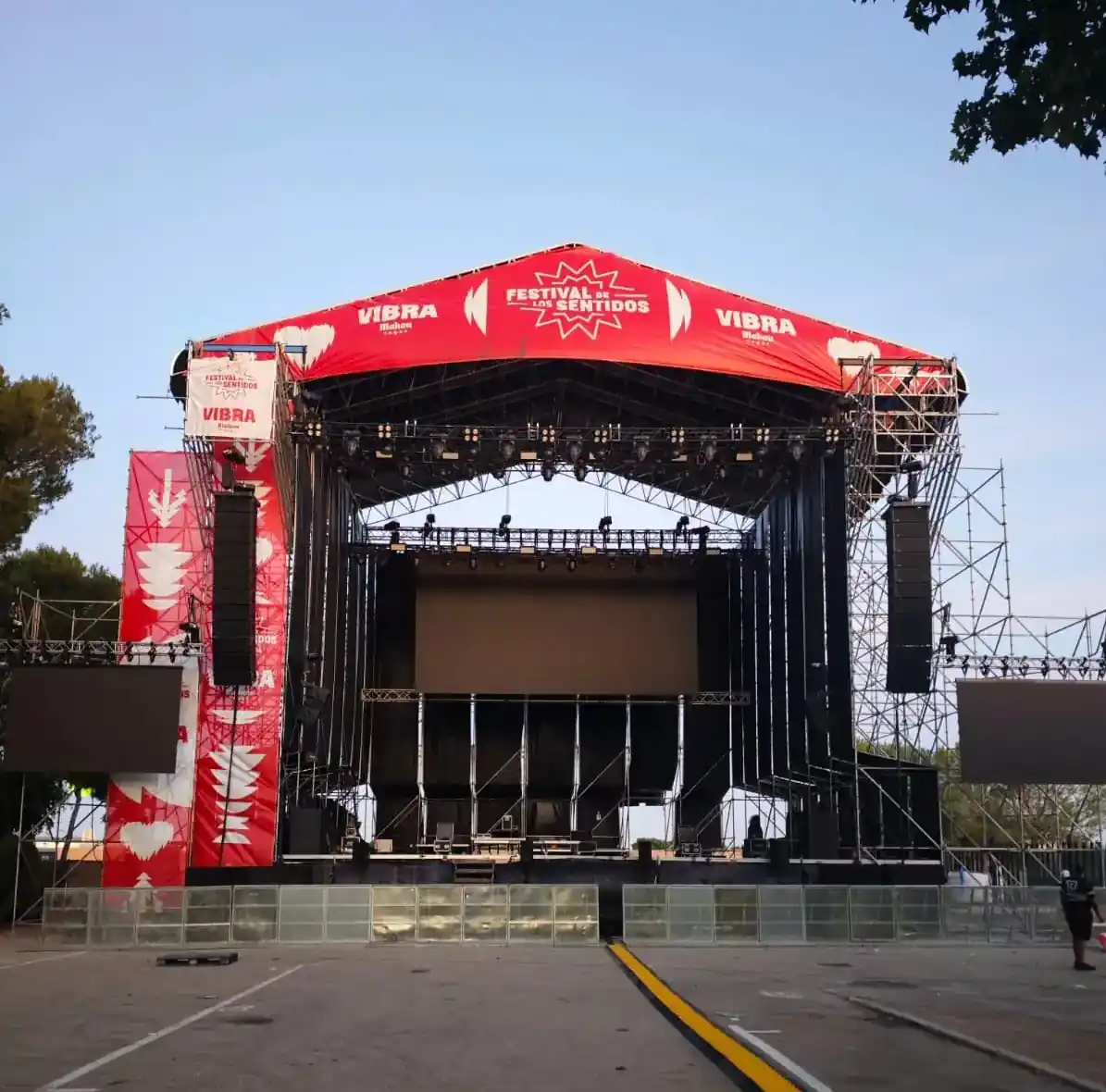 Imagen quienes somos Escenario profesional montado para el Festival de los Sentidos