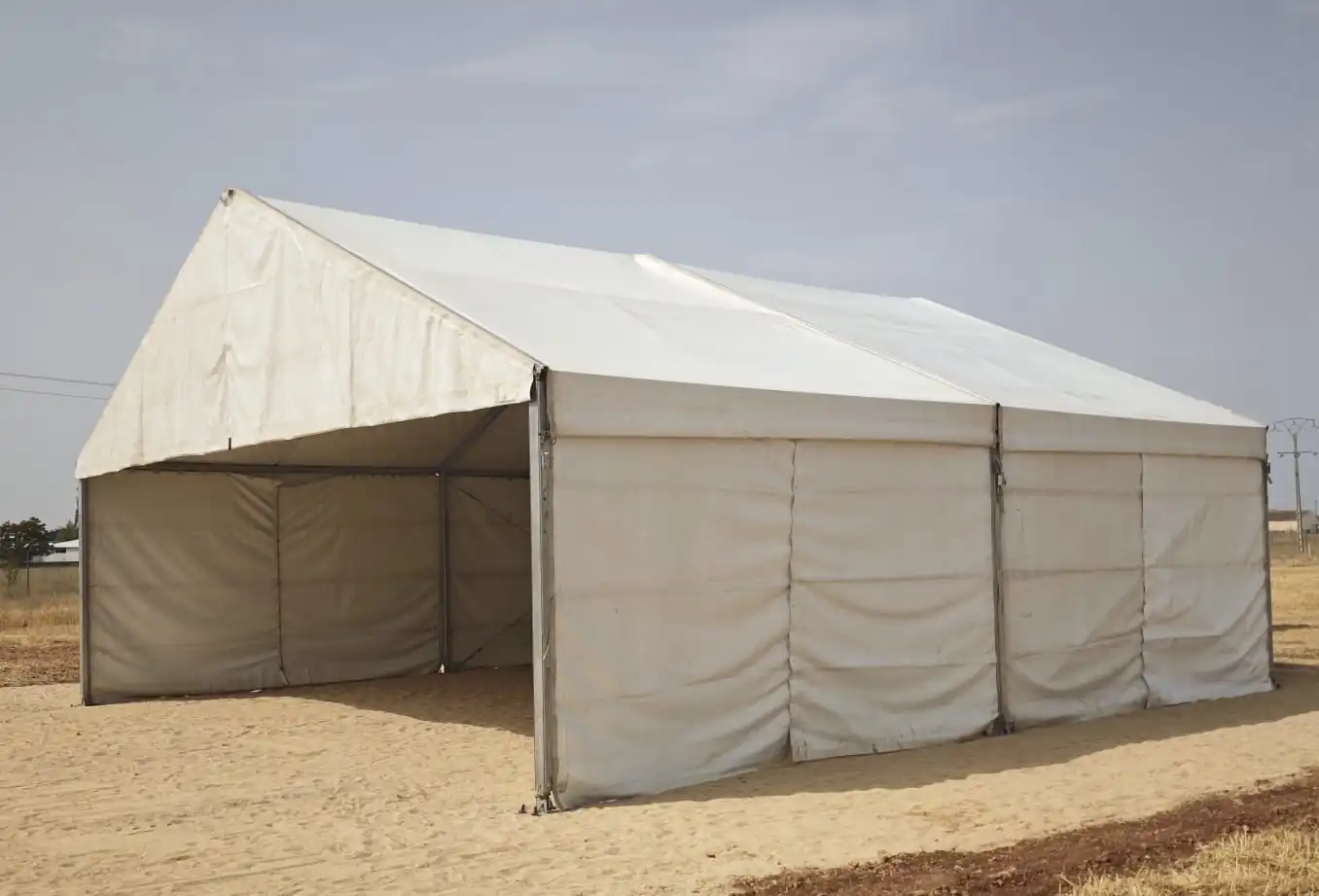 Proyecto Carpas 10x10 para evento frontal-lateral